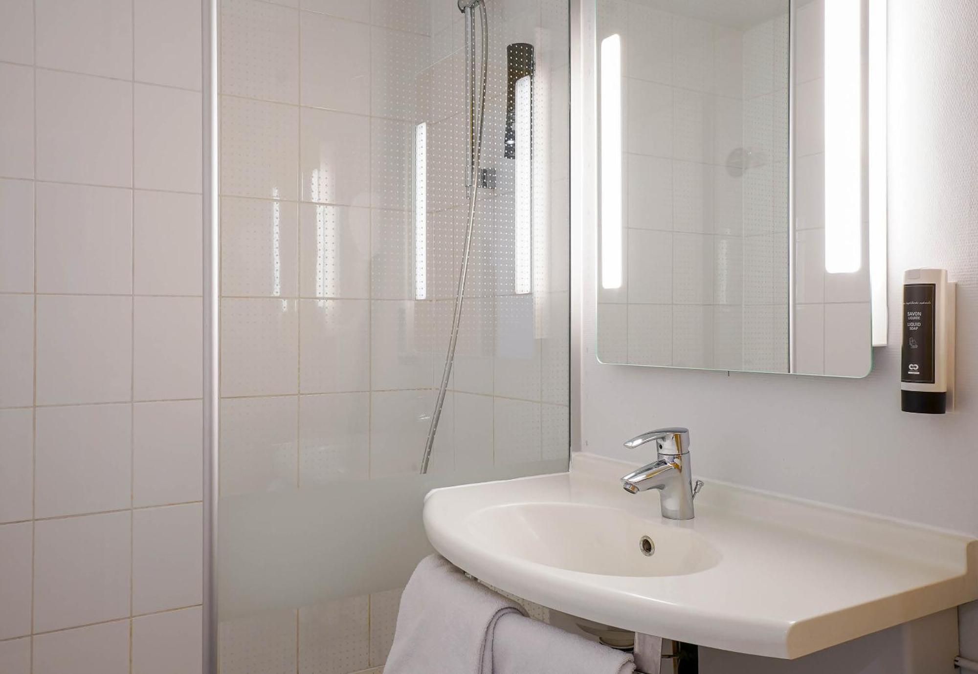B&B Hotel Marseille Centre Vieux Port Екстериор снимка
