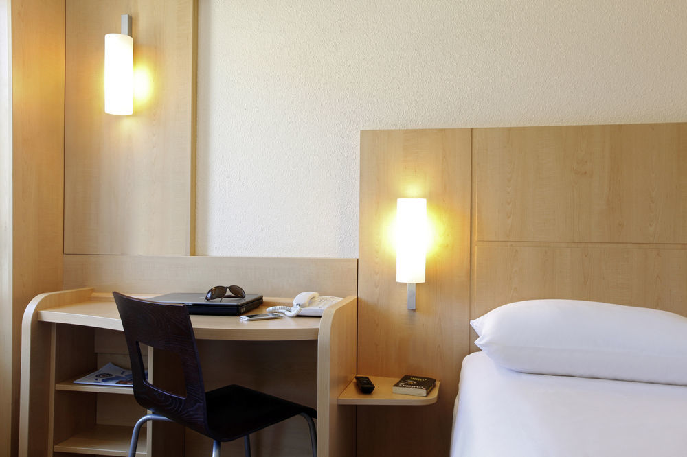 B&B Hotel Marseille Centre Vieux Port Екстериор снимка