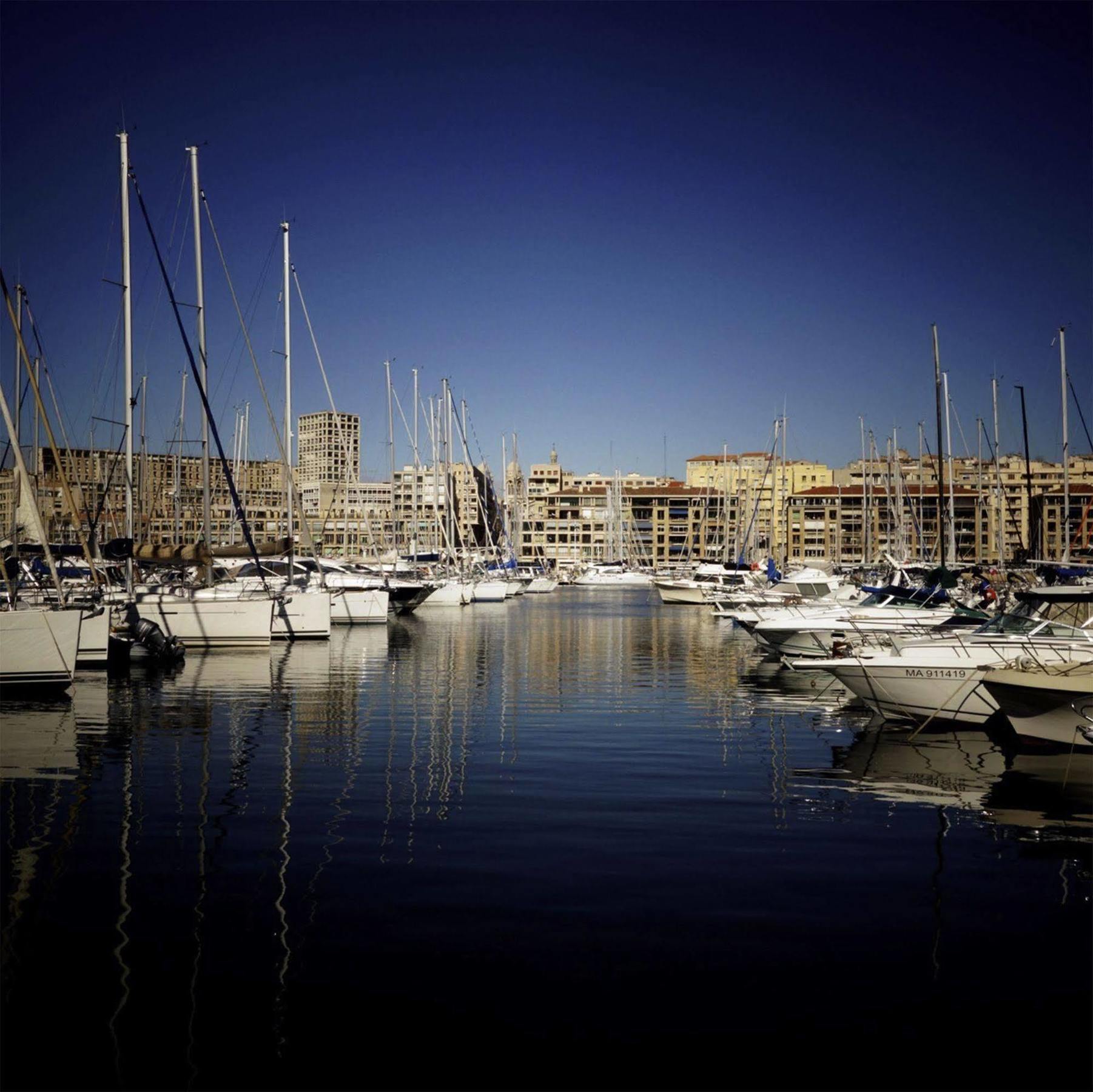 B&B Hotel Marseille Centre Vieux Port Екстериор снимка